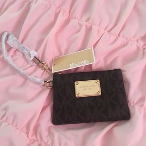 Wristlet